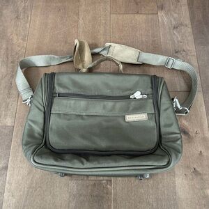 Briggs and Riley Carry on bag